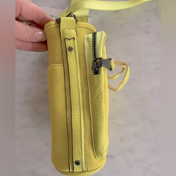 NWT Aimee Kestenberg ‘On top of the world’ bottle, phone, cards $ cross body - Picture 6 of 12